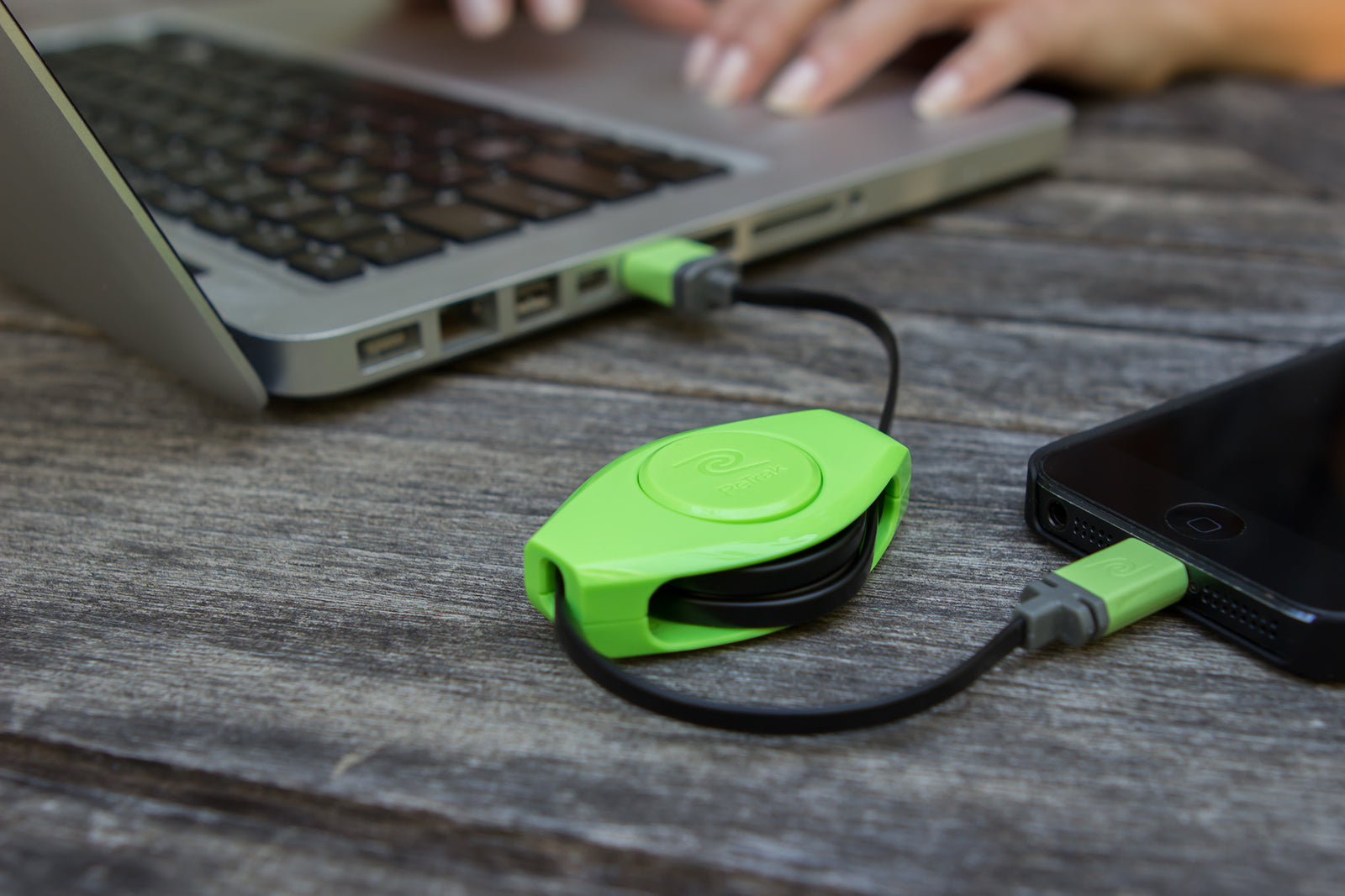 Retractable Lightning Cable | Lightning Charging Cable | Green