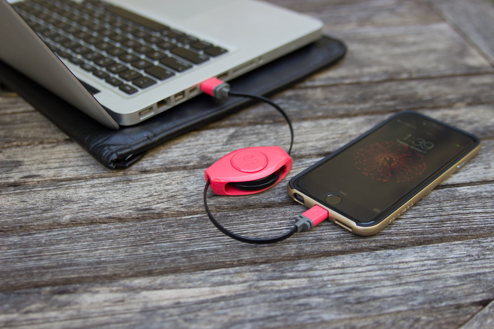 Retractable Lightning Cable | Lightning Charging Cable | Pink
